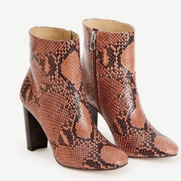 Ann Taylor Talulah Embossed Ankle Boots Size 9 Snakeskin Like Croc Print Booties - Picture 9 of 9